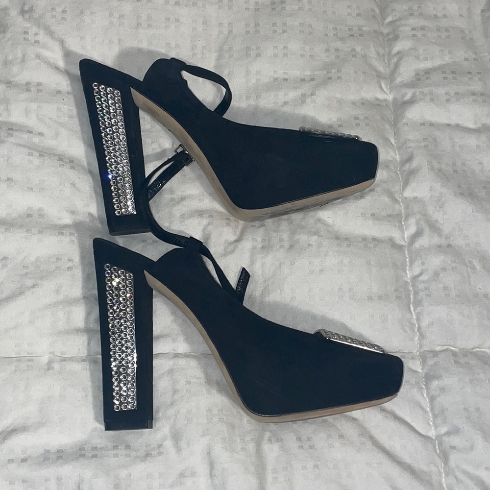 Authentic Christian Dior worn one time Shoe size is 37.5 ( MINT ) - Picture 4 of 17